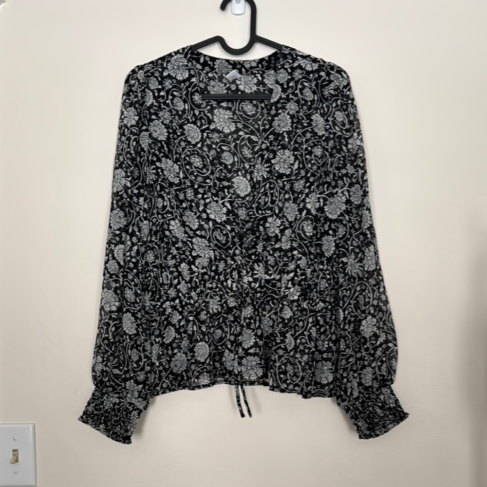 Old Navy Floral Black and White Women's Top